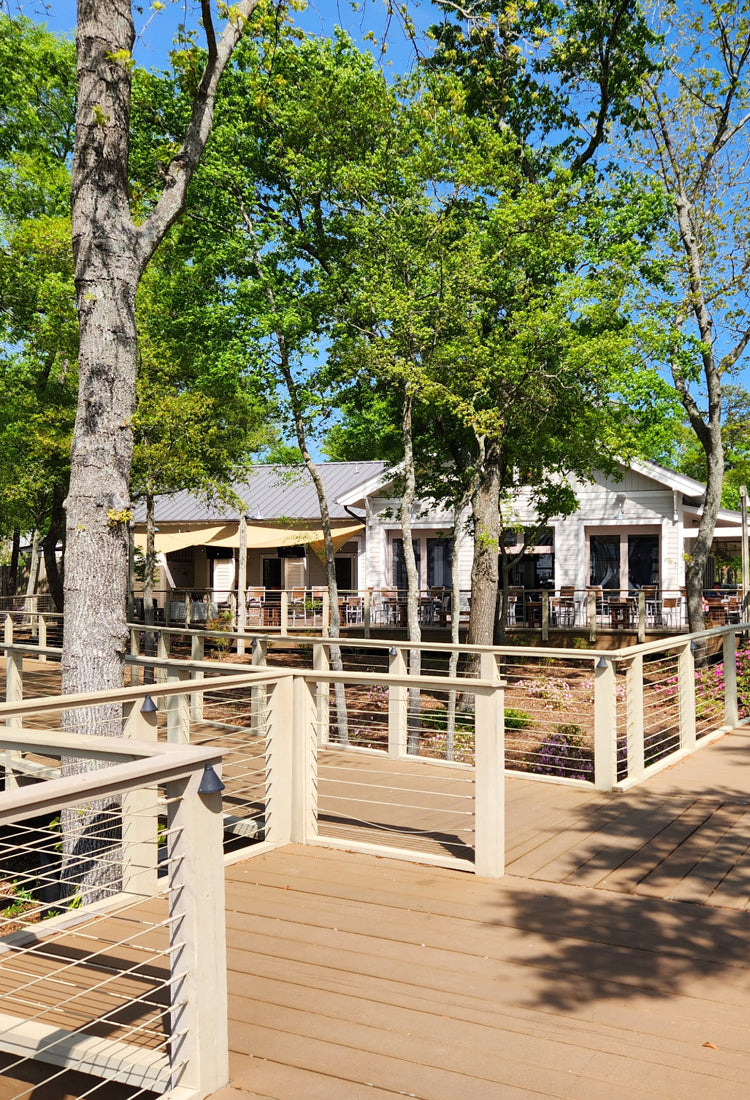 EZ Electric Bike Rentals Smoke on the Water E-Bike tour mobile image of the restaurant outdoors